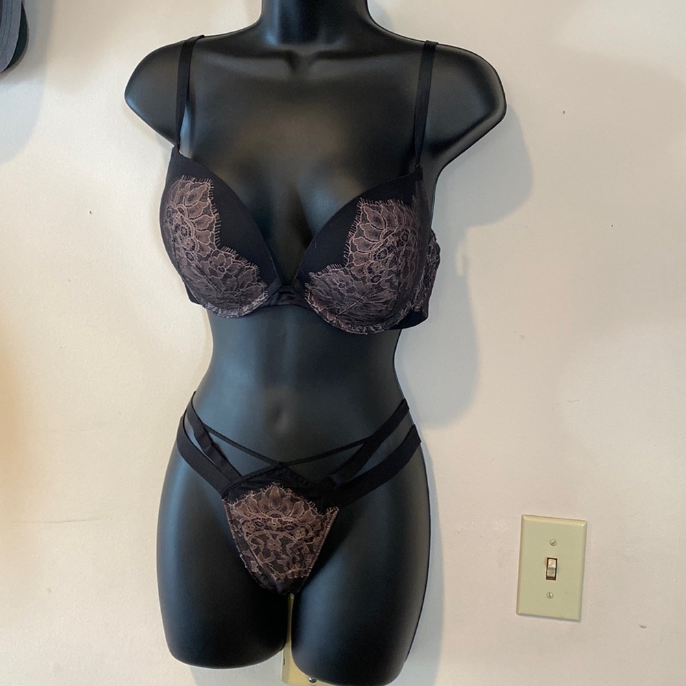 Victorias secret 34DD special edition bra and thing set